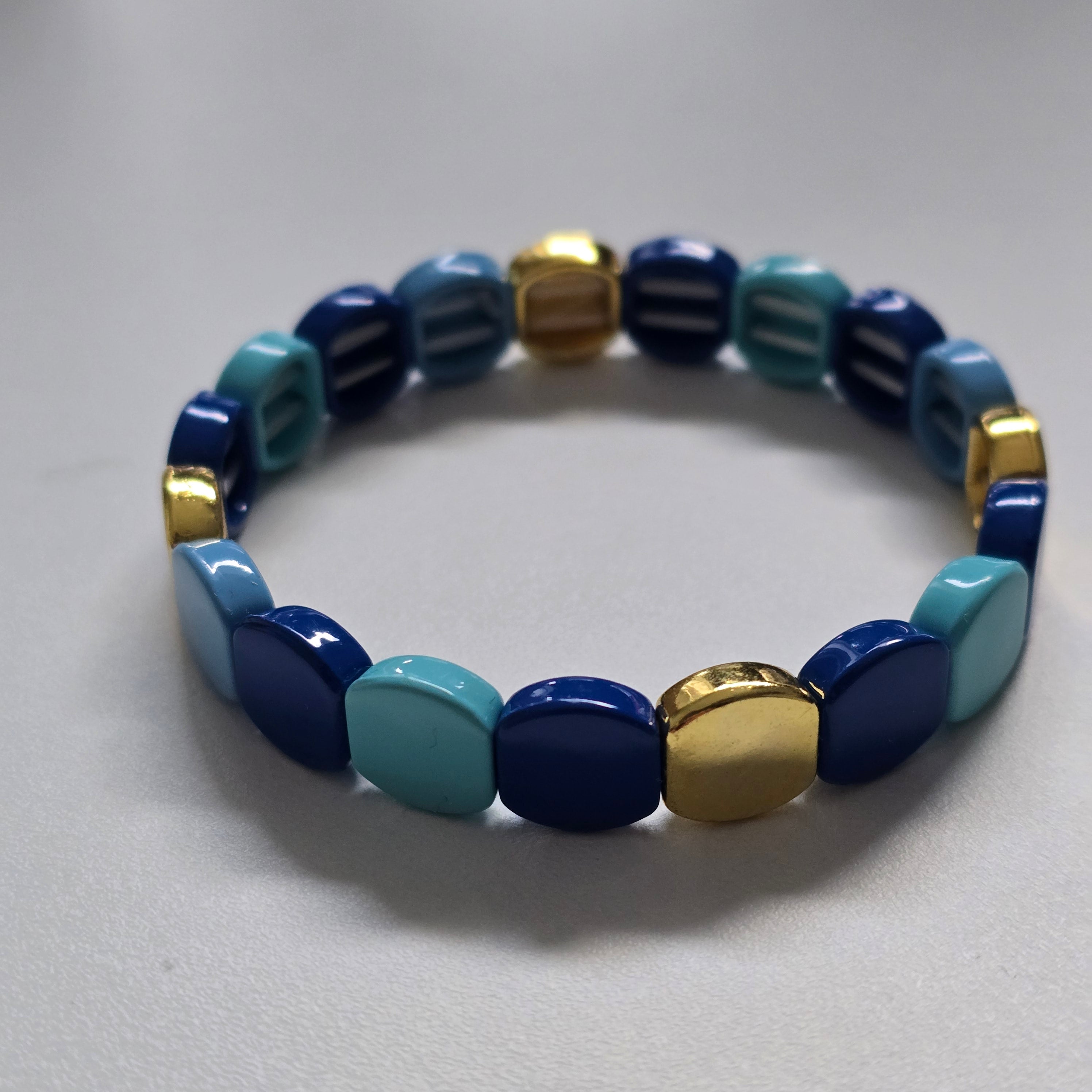 LOVE Armband