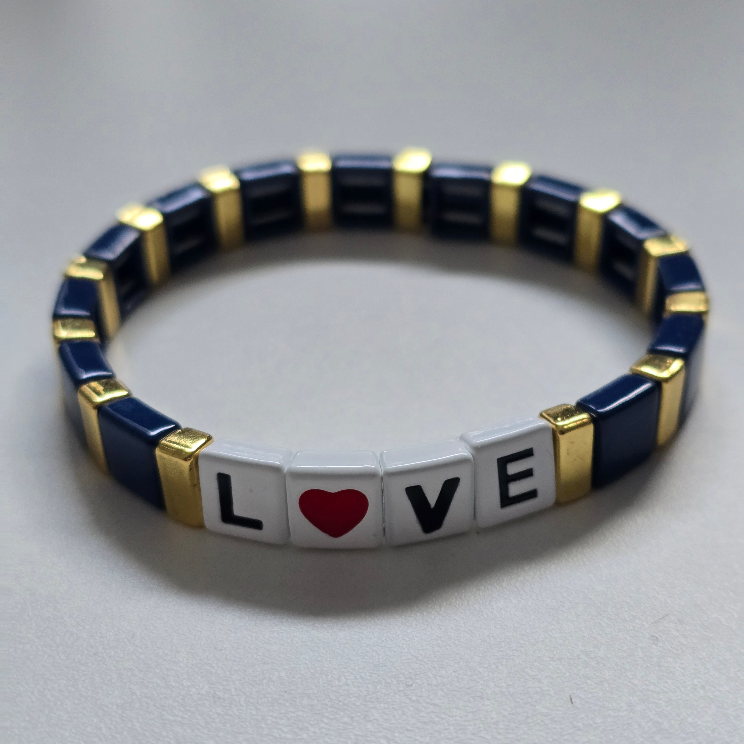 LOVE Armband